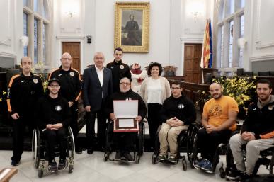 Recepció institucional al Club Esportiu Costa Daurada, campió de la Lliga Catalana de bàsquet en cadira de rodes